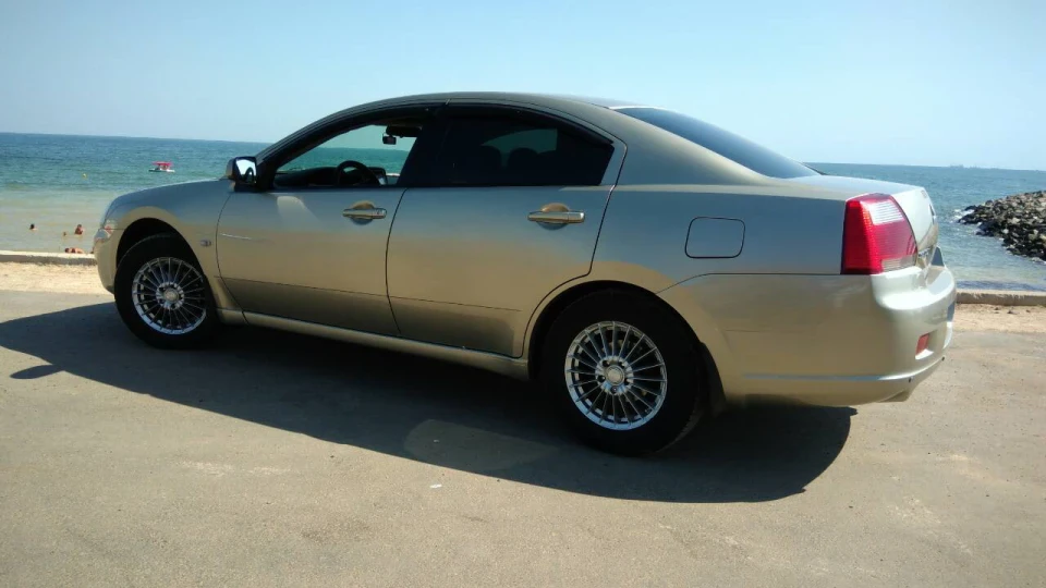 Mitsubishi Galant 4