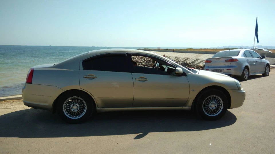 Mitsubishi Galant 5