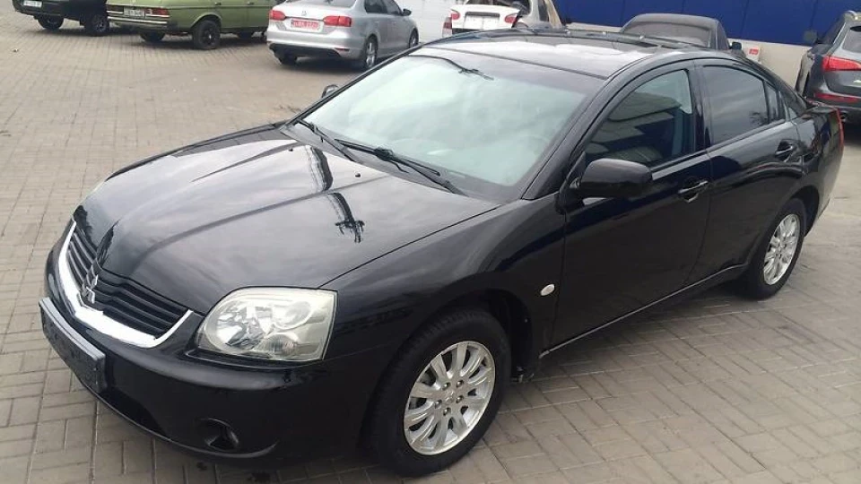 Mitsubishi Galant 4