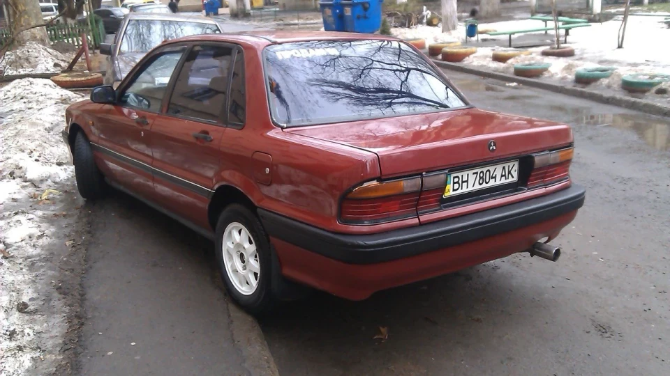 Mitsubishi Galant 2