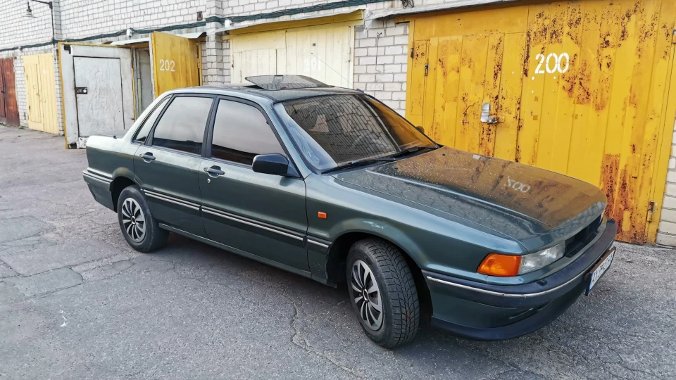 Mitsubishi Galant