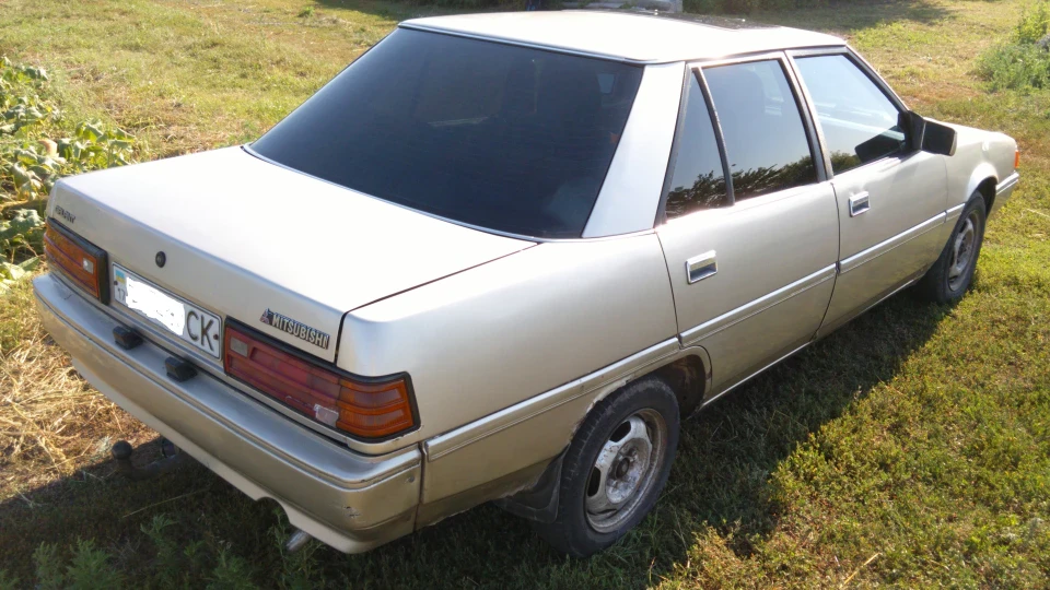 Mitsubishi Galant 3