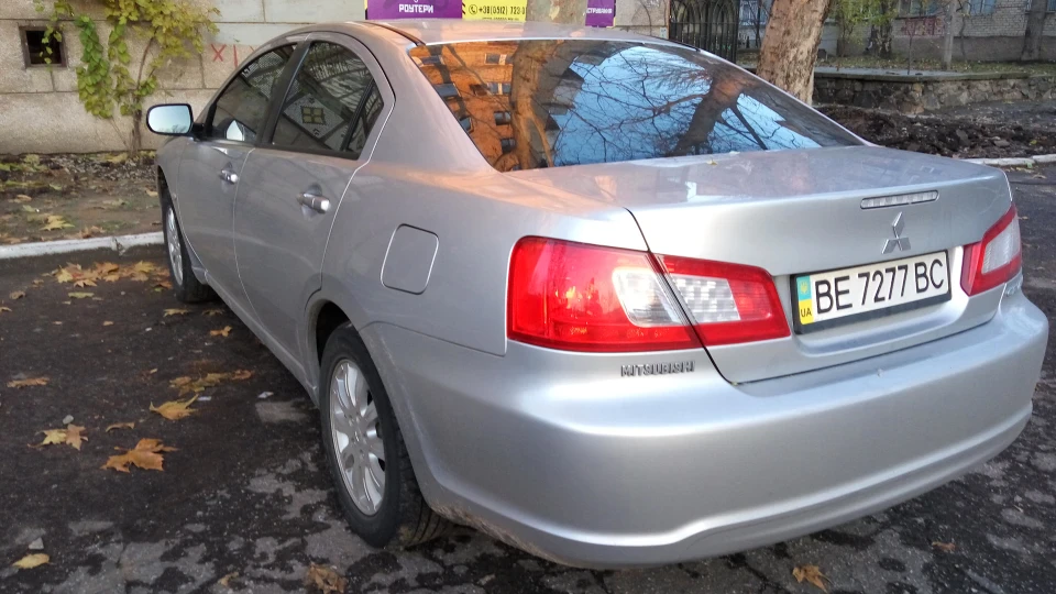 Mitsubishi Galant 3