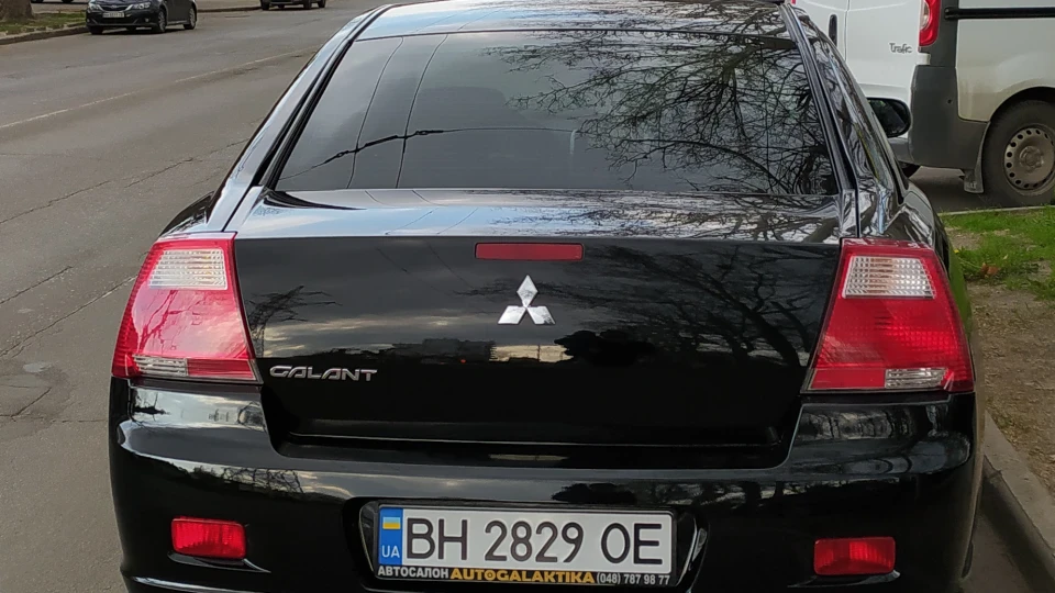 Mitsubishi Galant 2