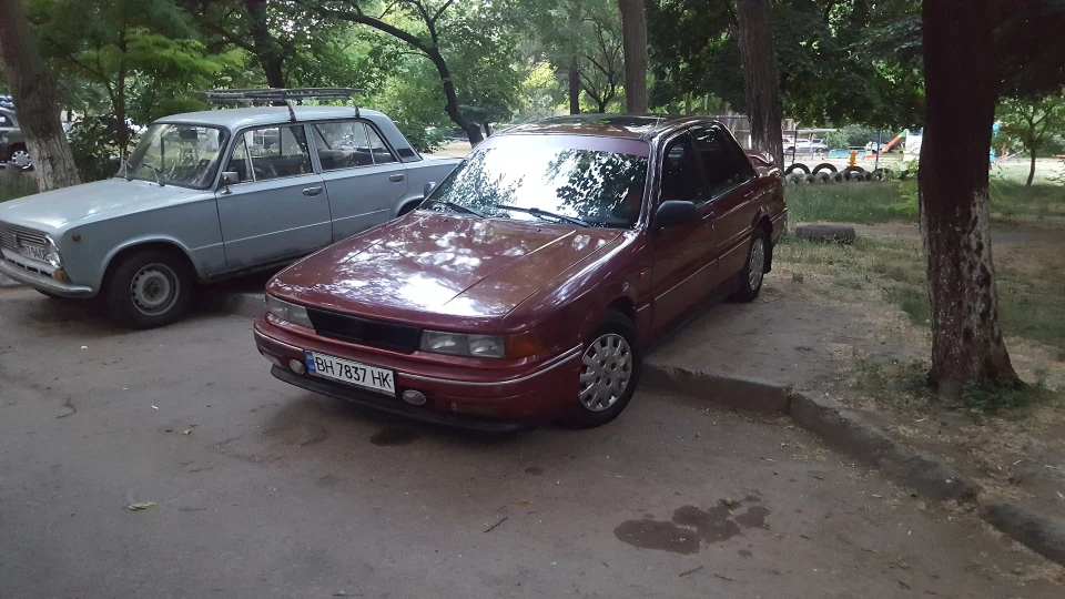 Mitsubishi Galant 3