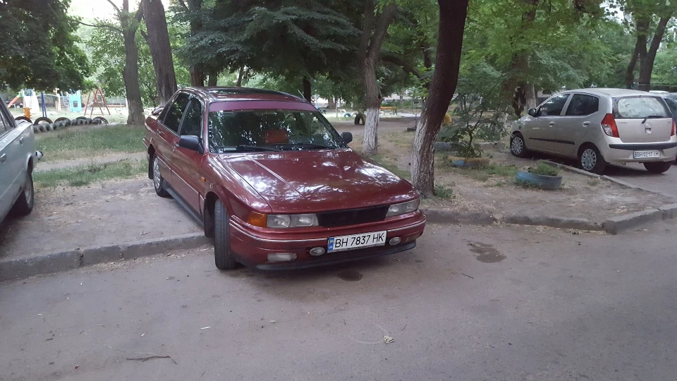 Mitsubishi Galant 4