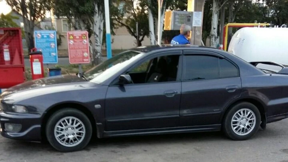 Mitsubishi Galant 3