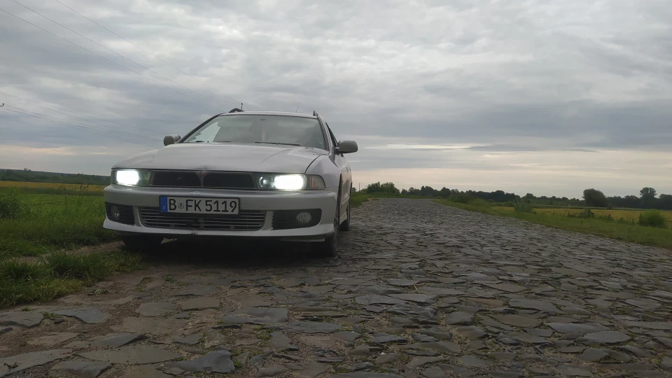 Mitsubishi Galant