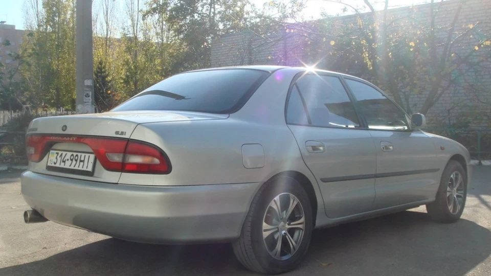 Mitsubishi Galant 3