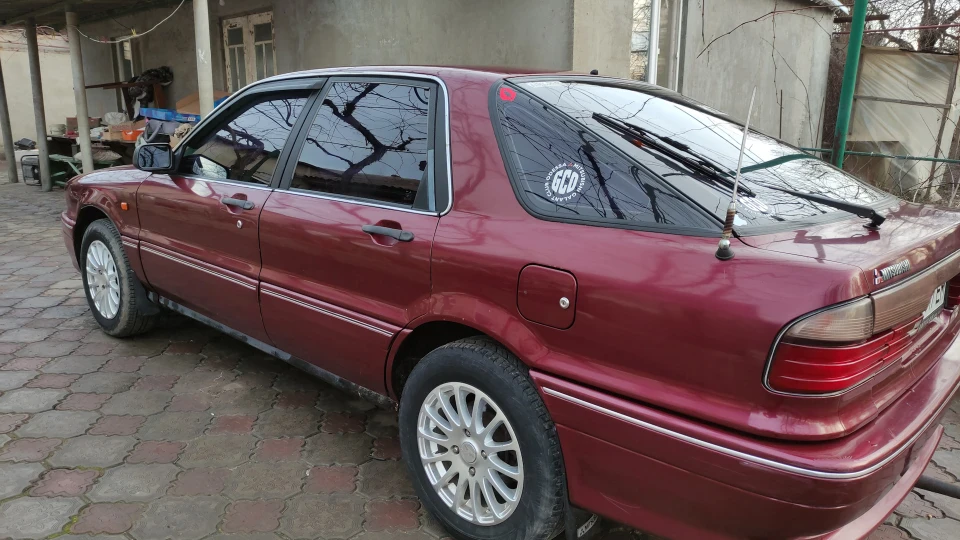 Mitsubishi Galant