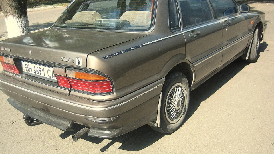 Mitsubishi Galant 5