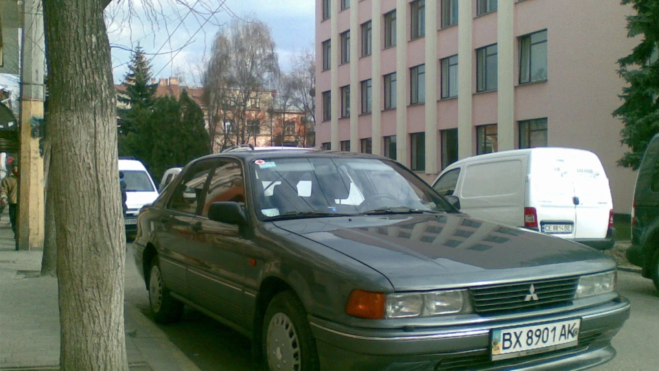 Mitsubishi Galant 2