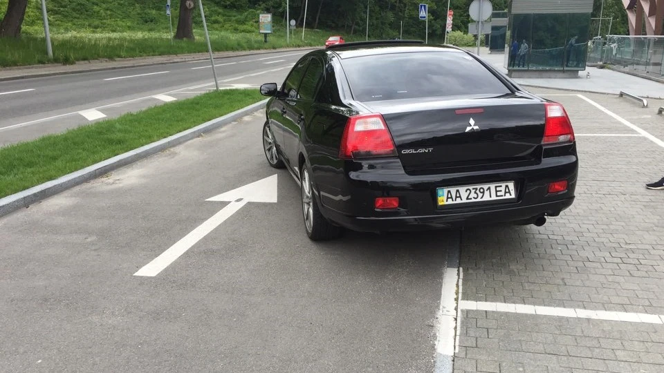 Mitsubishi Galant 4