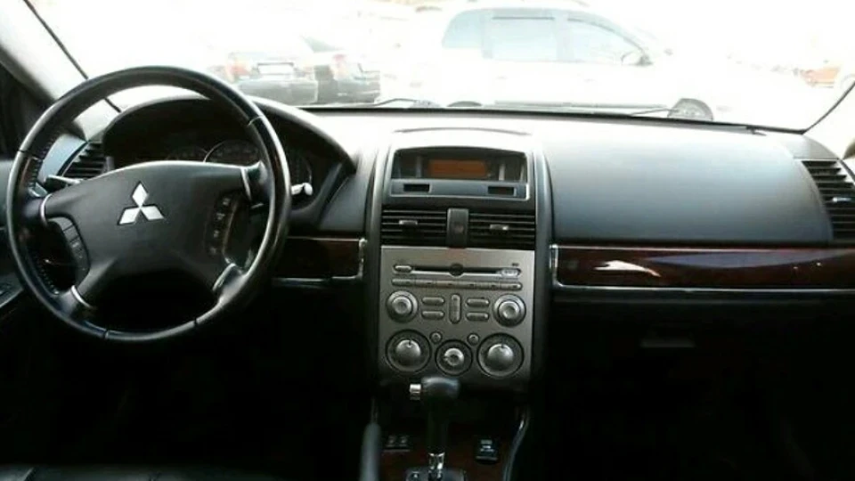 Mitsubishi Galant 3