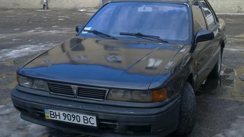 Mitsubishi Galant 2