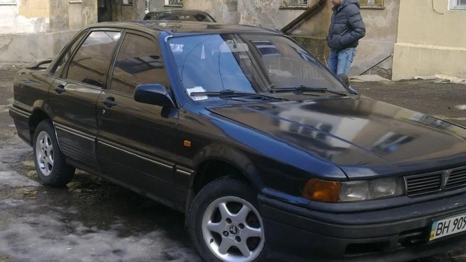 Mitsubishi Galant 3