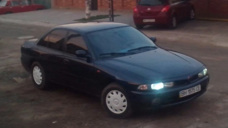 Mitsubishi Galant 2
