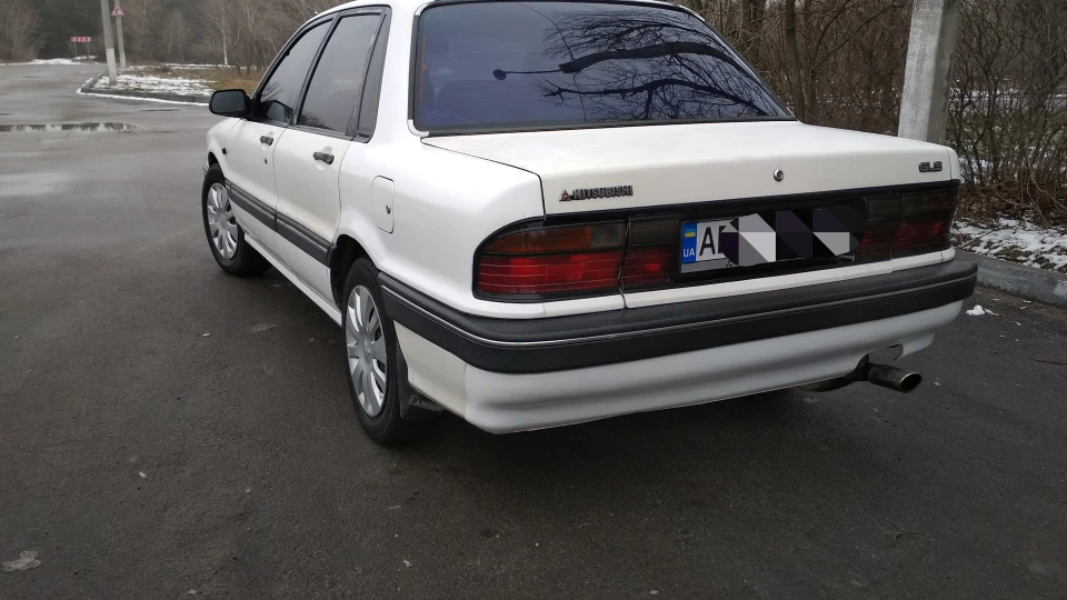 Mitsubishi Galant