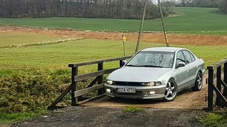 Mitsubishi Galant 2