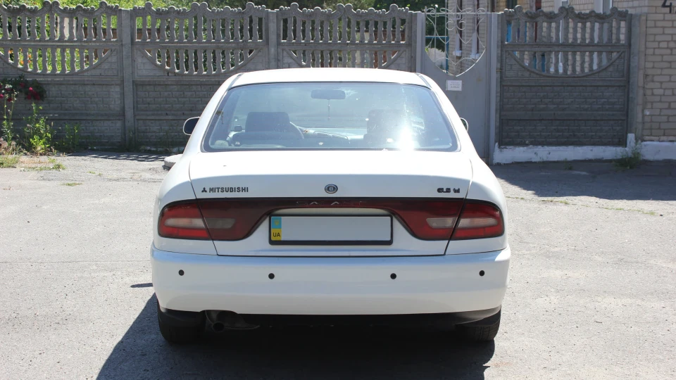 Mitsubishi Galant 4