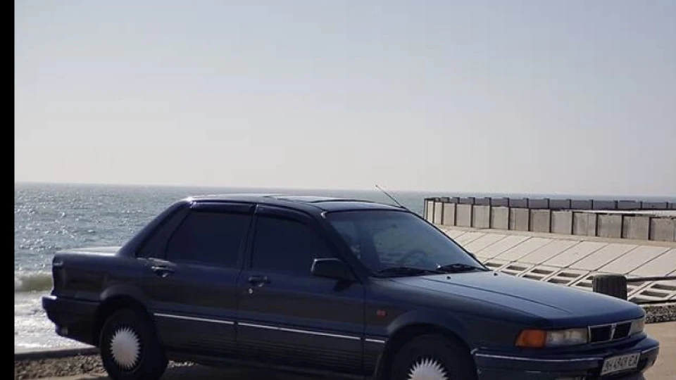 Mitsubishi Galant 3