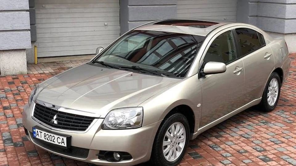 Mitsubishi Galant