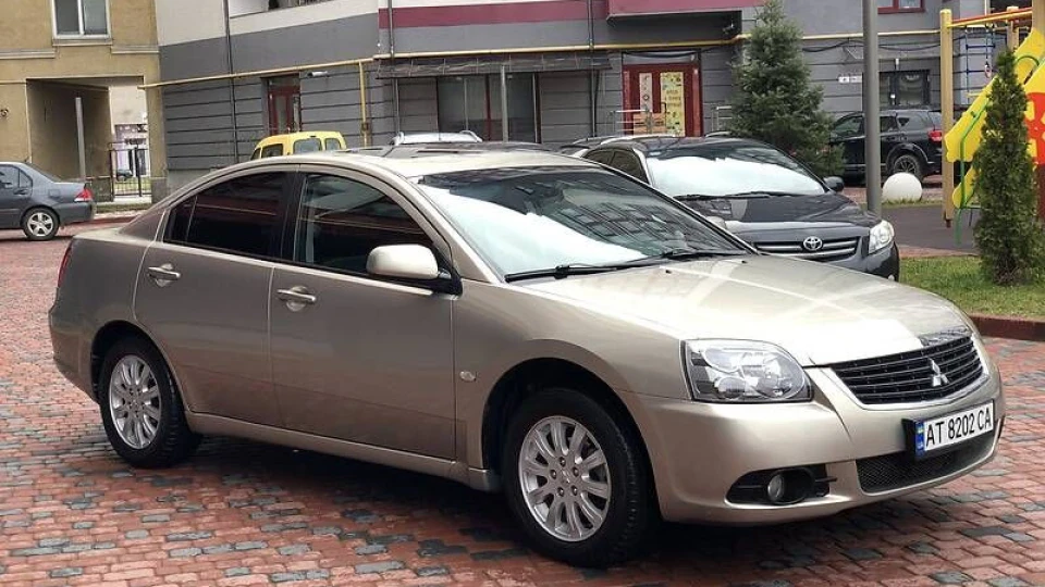 Mitsubishi Galant 2