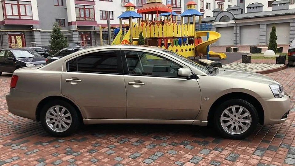 Mitsubishi Galant 4