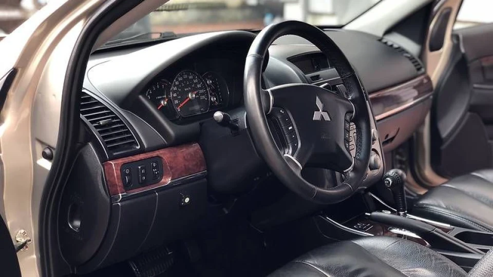 Mitsubishi Galant 5