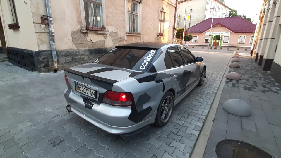 Mitsubishi Galant 2