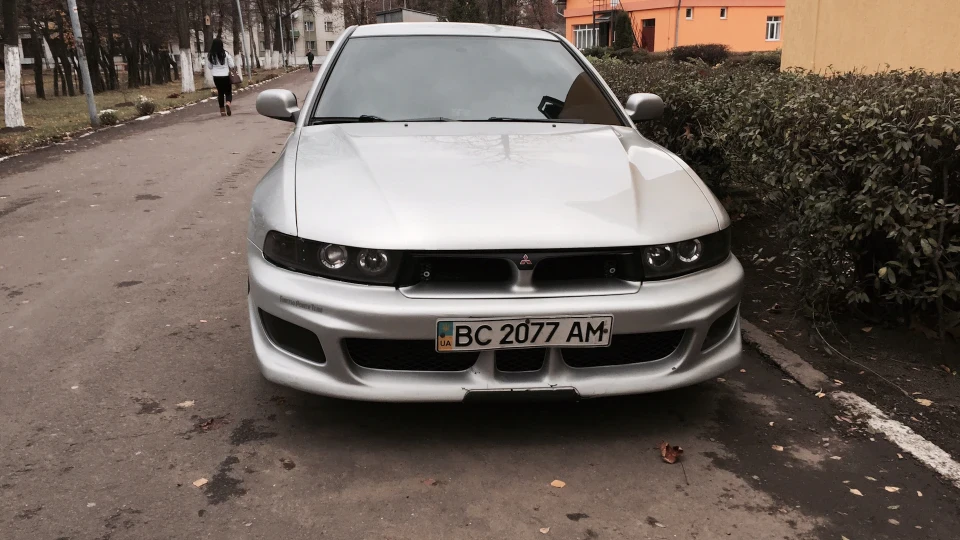 Mitsubishi Galant 3