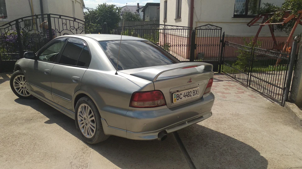 Mitsubishi Galant 2