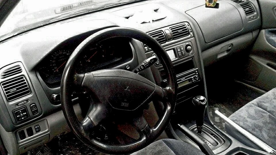 Mitsubishi Galant 2