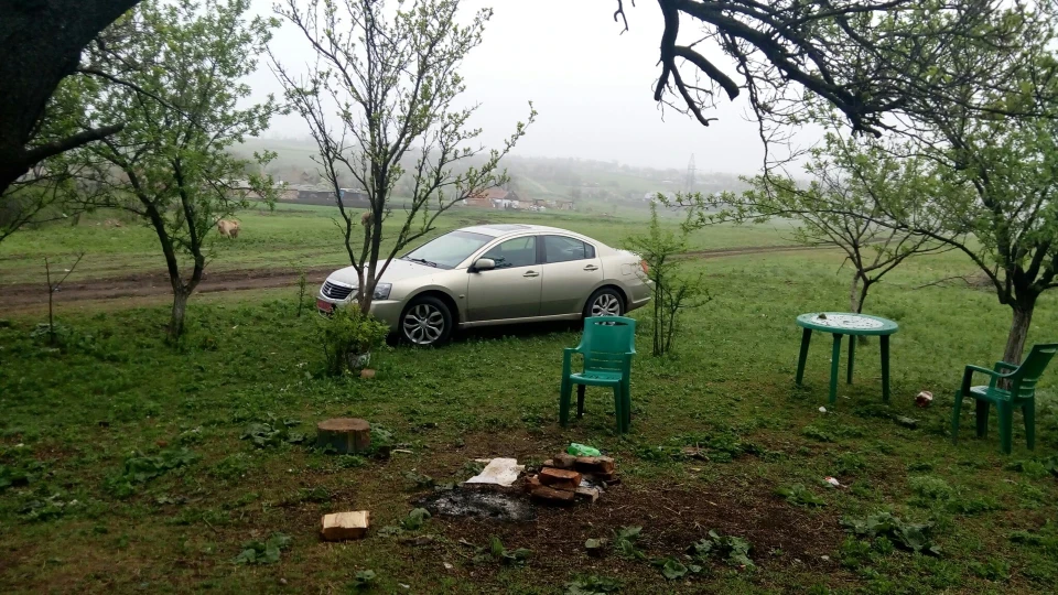 Mitsubishi Galant 2