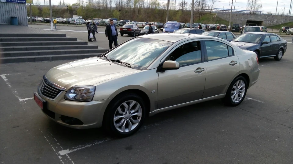 Mitsubishi Galant 4