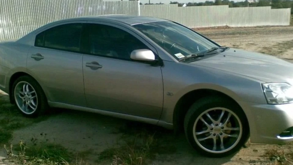 Mitsubishi Galant