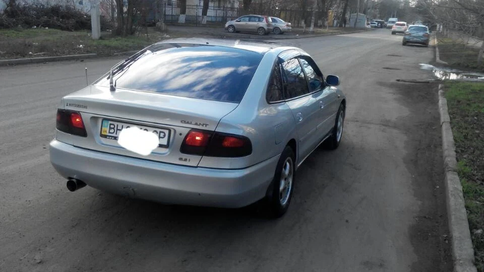 Mitsubishi Galant 3