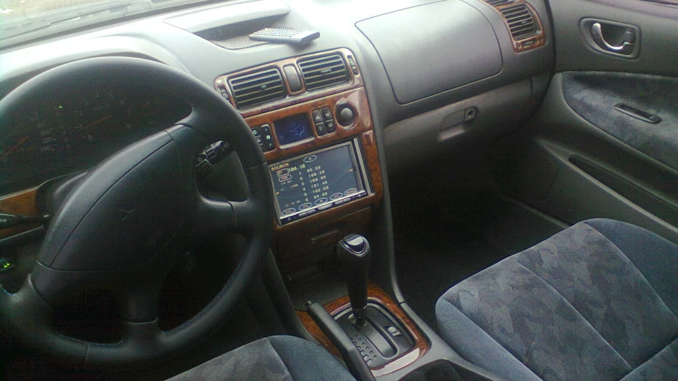 Mitsubishi Galant 3