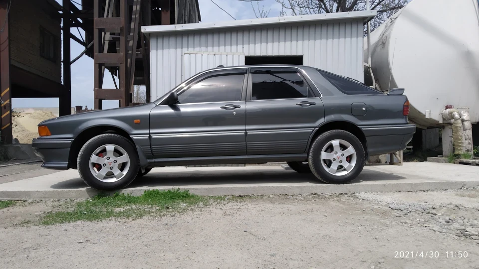 Mitsubishi Galant 3
