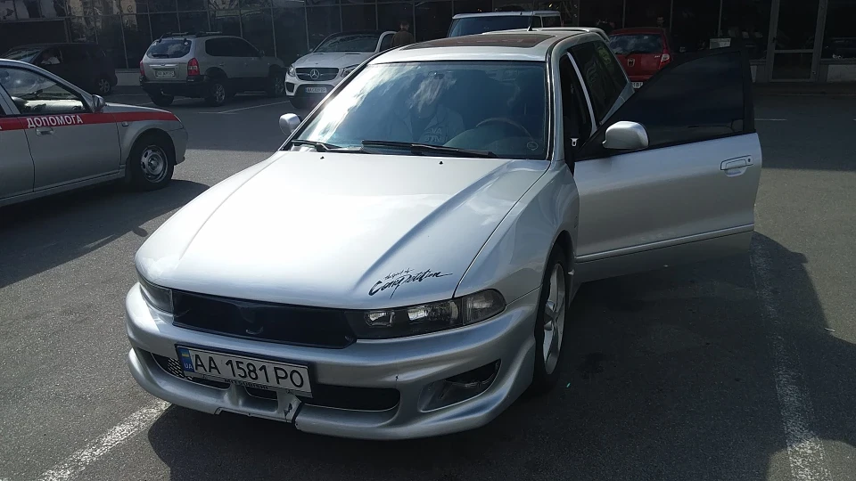Mitsubishi Galant 3