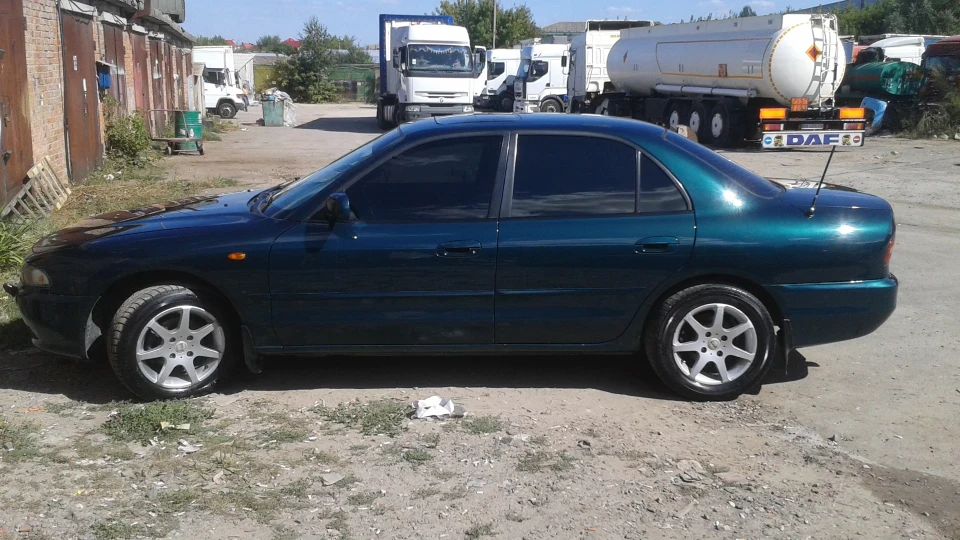 Mitsubishi Galant 2