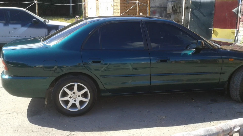 Mitsubishi Galant 4