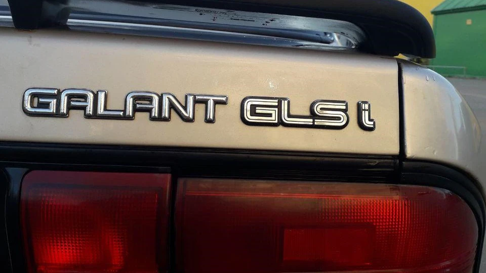 Mitsubishi Galant 4