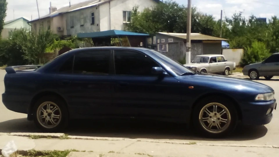 Mitsubishi Galant 2