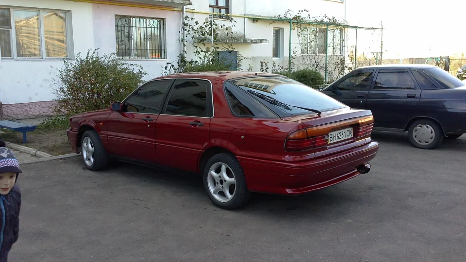 Mitsubishi Galant 2