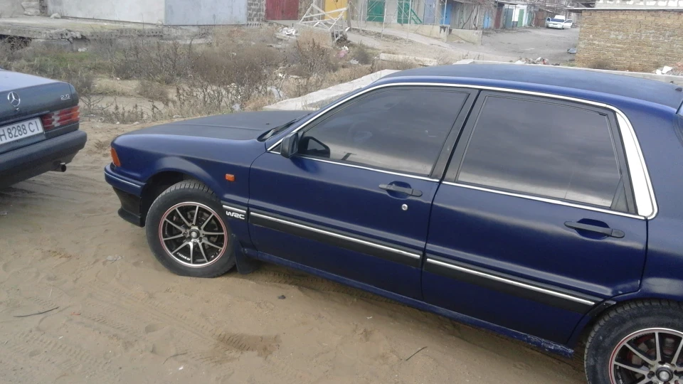 Mitsubishi Galant 3