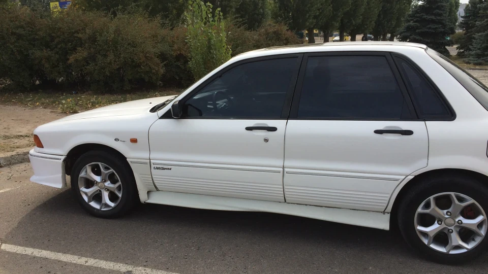 Mitsubishi Galant 2