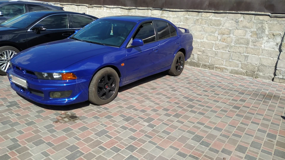 Mitsubishi Galant 3