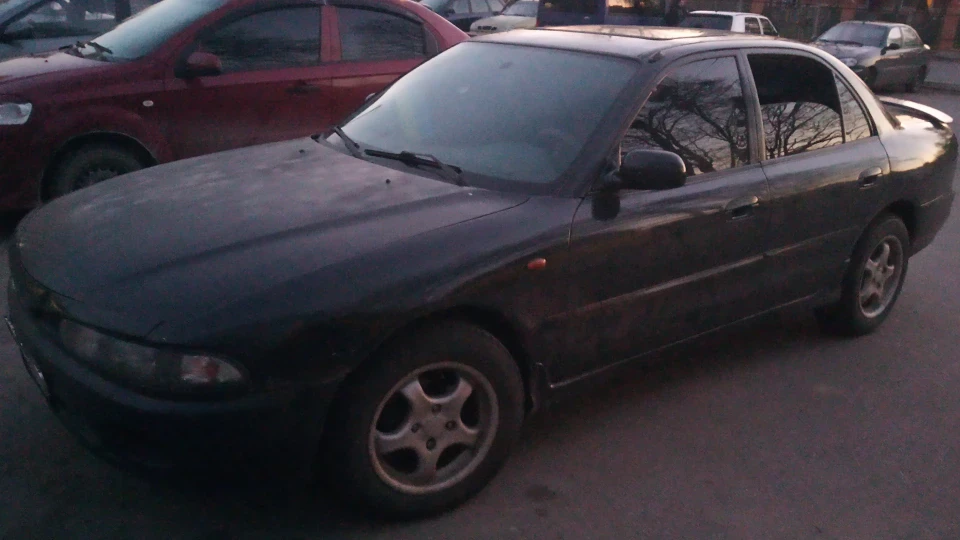 Mitsubishi Galant 2
