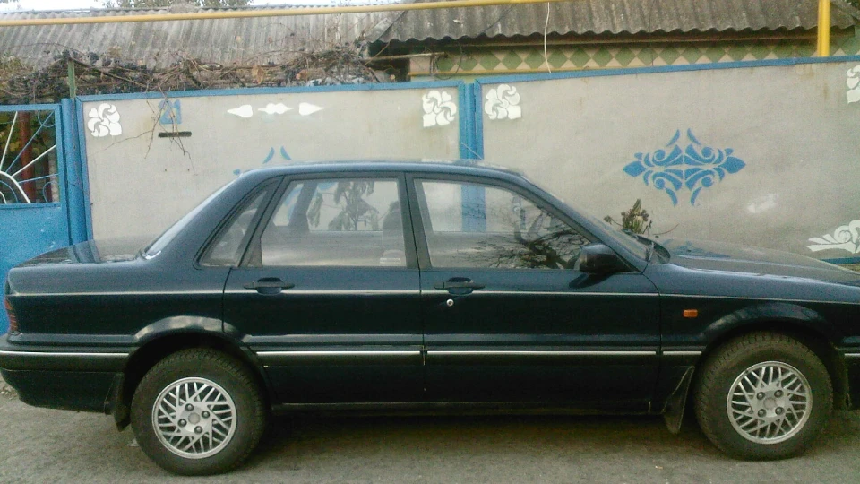 Mitsubishi Galant 2